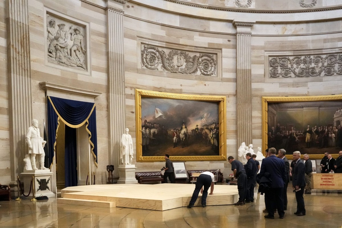 How Many People Can Fit in the Capitol Rotunda: Surprising Capacity Facts