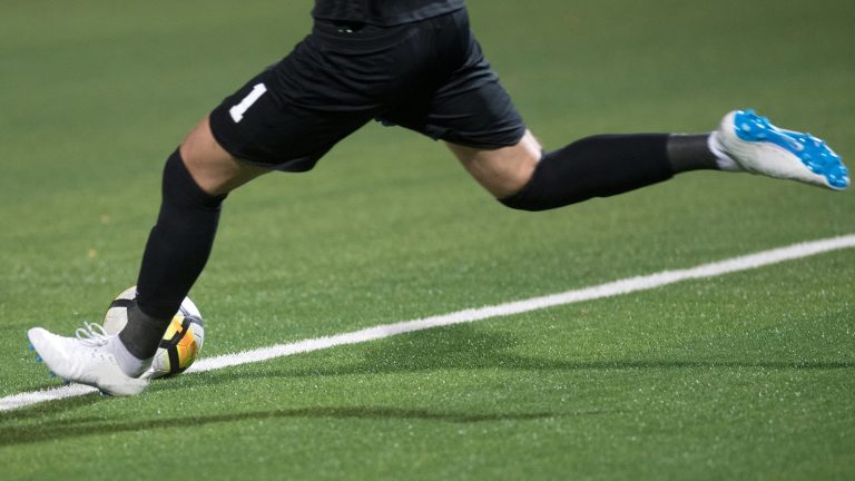 How Should Soccer Shin Guards Fit