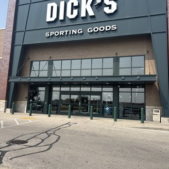 What Time Does Dick'S Sporting Goods Close