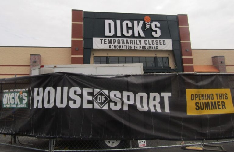 When Does Dicks Sporting Good Close